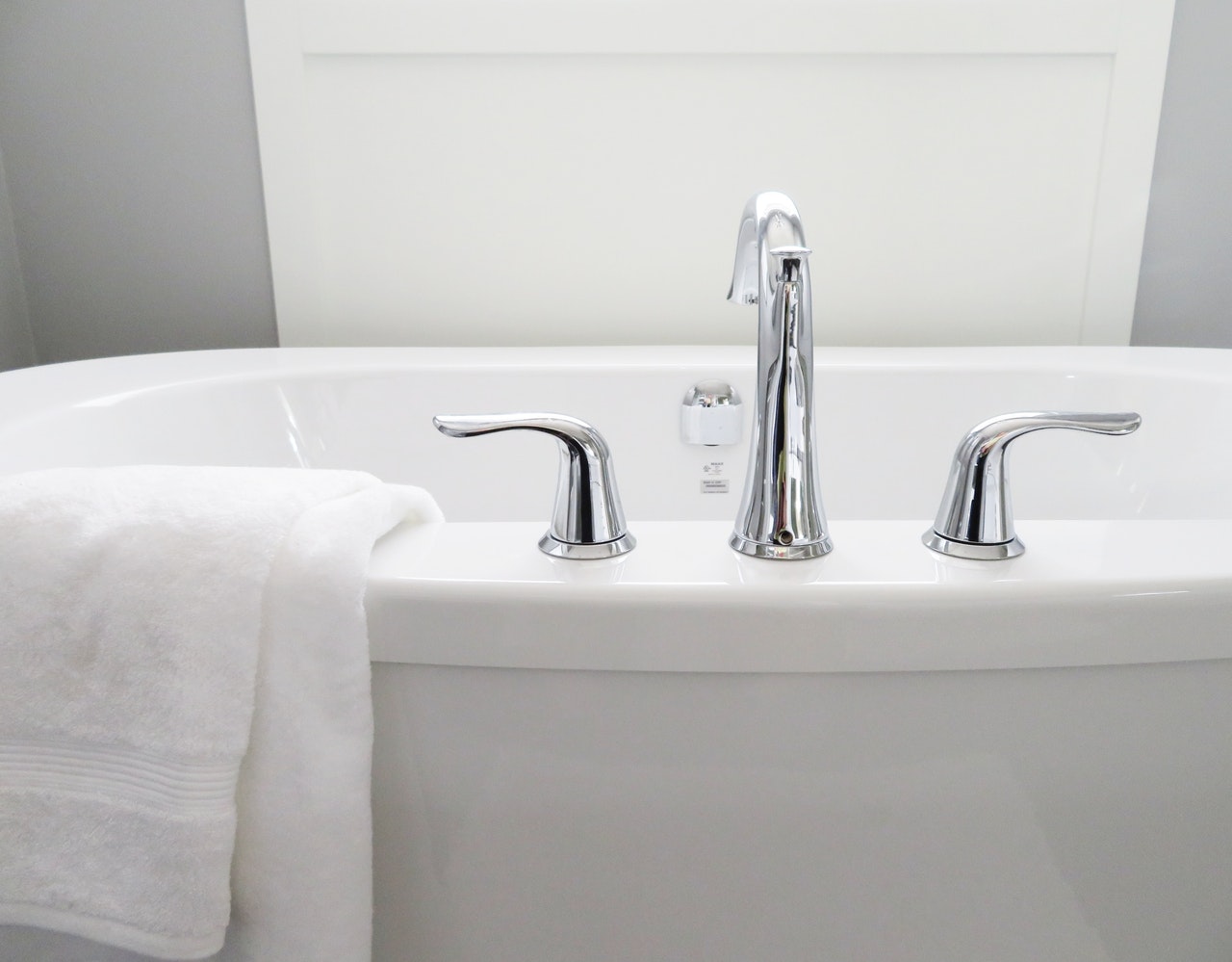 bath-bathroom-bathtub-534116.jpg bath-bathroom-bathtub-534116.jpg